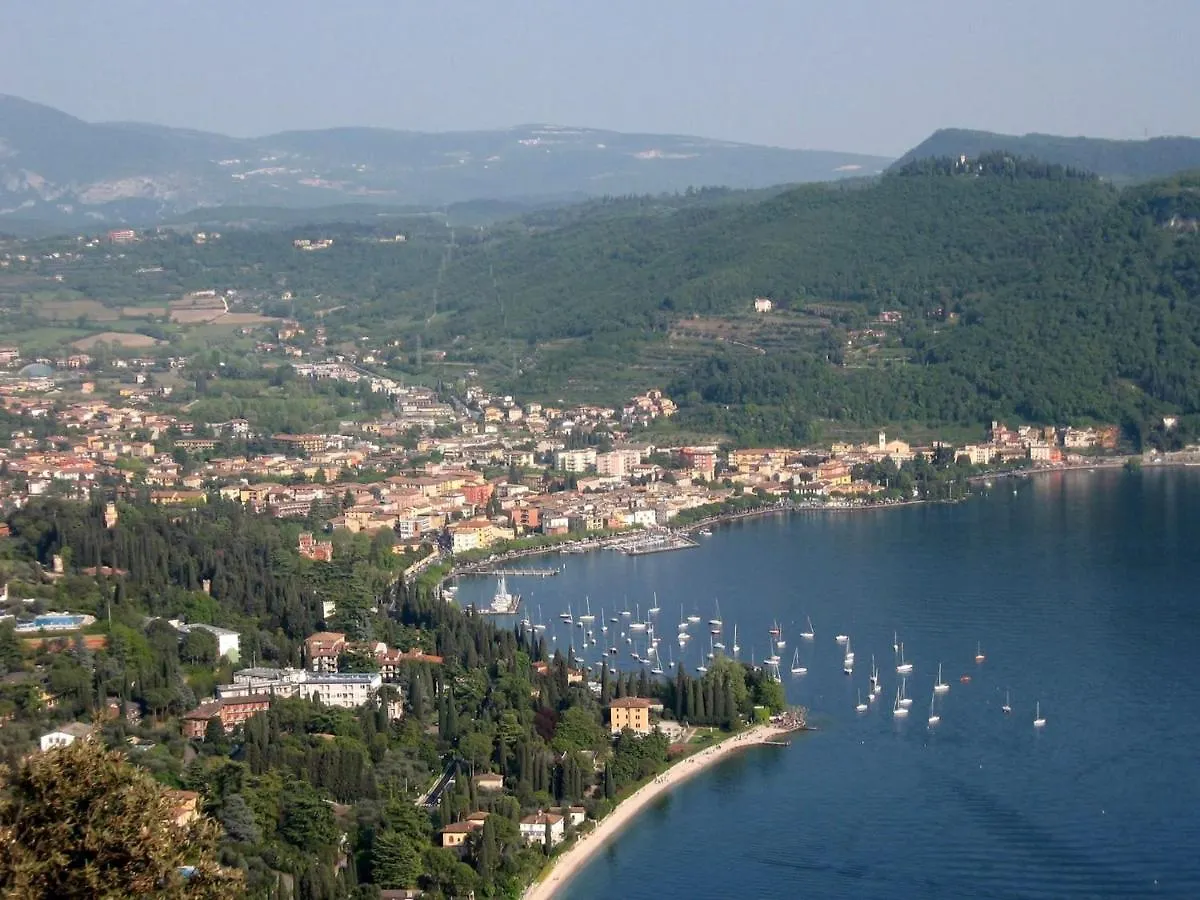 Le Giare Apartments Garda  Γκάρντα