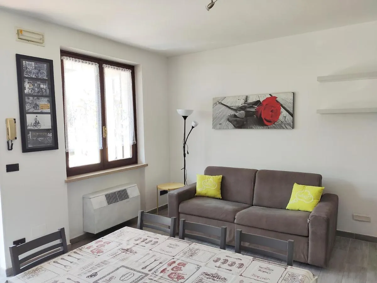 Le Giare Apartments Garda 0*, Garda (Verona)
